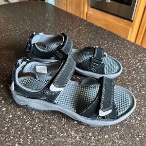 KHOMBU Women's Hook & Loop Flat Black Faux Leather Upper Casual Sandals Size 7 M